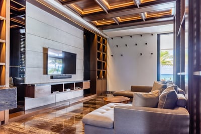 Luxury Villa Photo #31
