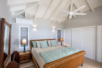 Luxury Villa Photo #35