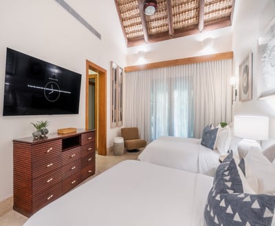 Luxury Villa Photo #27