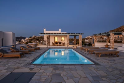 Luxury Villa Photo #4
