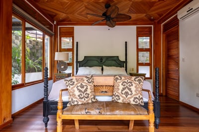 Luxury Villa Photo #48