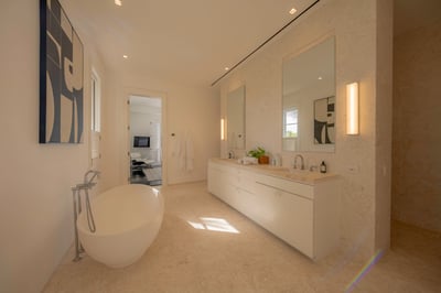 Luxury Villa Photo #58