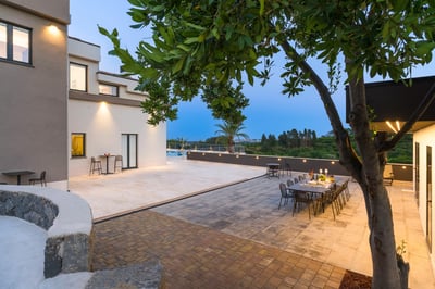 Luxury Villa Photo #13