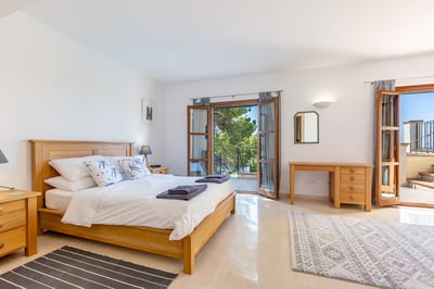 Luxury Villa Photo #19