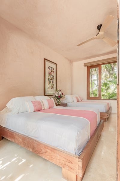 Luxury Villa Photo #36