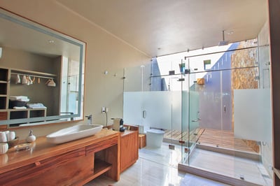 Luxury Villa Photo #40