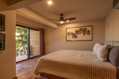 Luxury Villa Photo #22