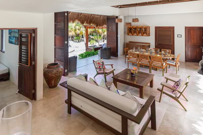 Luxury Villa Photo #14