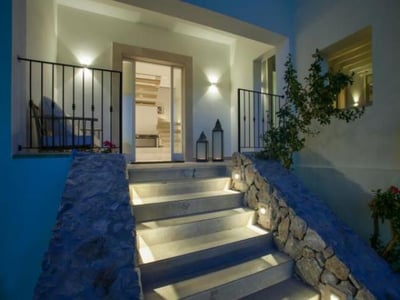 Luxury Villa Photo #7