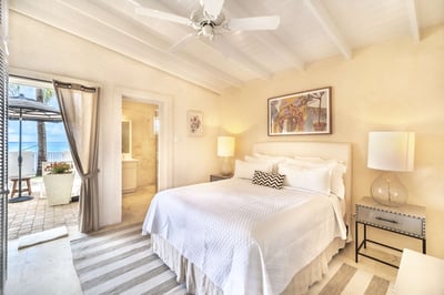 Luxury Villa Photo #17