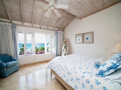 Luxury Villa Photo #6