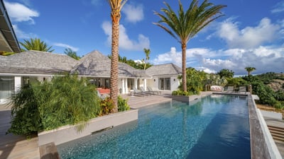 Luxury Villa Photo #12