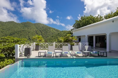 Luxury Villa Photo #4