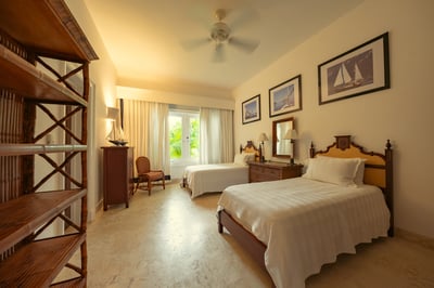 Luxury Villa Photo #23