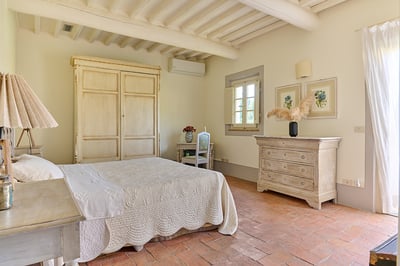 Luxury Villa Photo #17