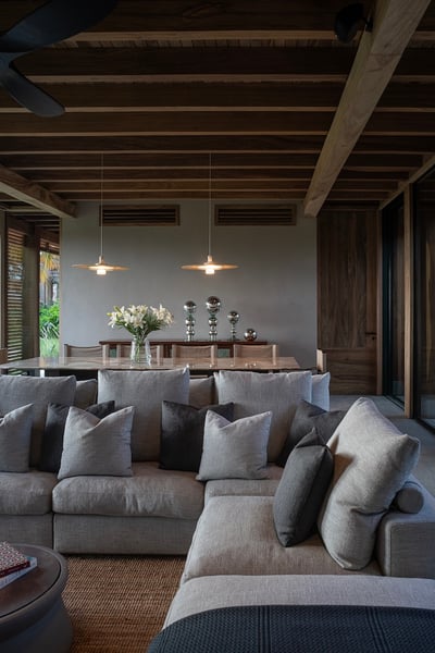 Luxury Villa Photo #17