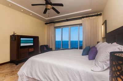Luxury Villa Photo #7