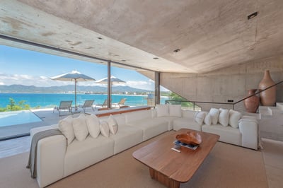 Luxury Villa Photo #25