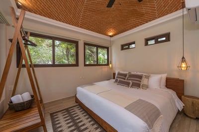 Luxury Villa Photo #13