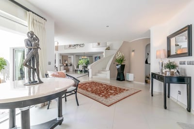 Luxury Villa Photo #20