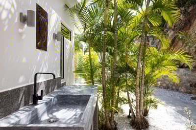Luxury Villa Photo #17