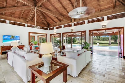 Luxury Villa Photo #16