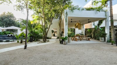 Luxury Villa Photo #20