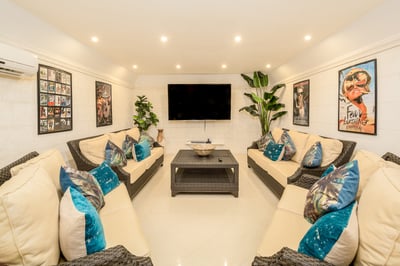 Luxury Villa Photo #21