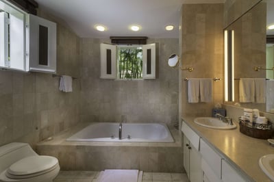 Luxury Villa Photo #18
