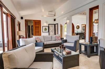 Luxury Villa Photo #10