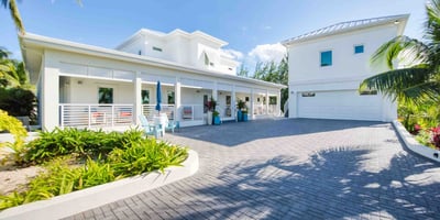 Luxury Villa Photo #2