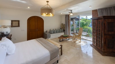 Luxury Villa Photo #32