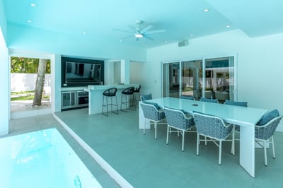Luxury Villa Photo #11
