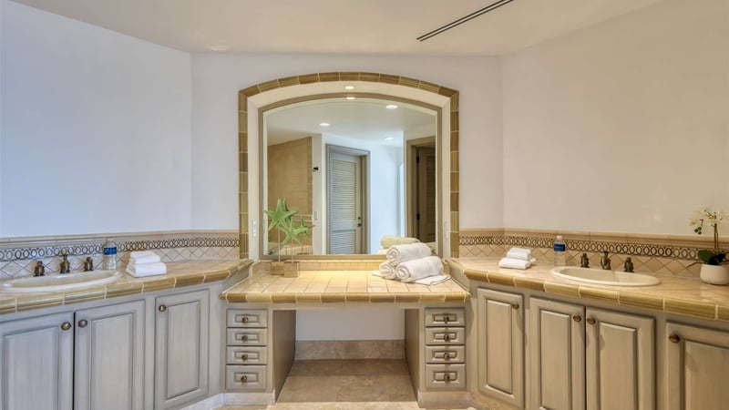 Puerta del Sol Condo C503