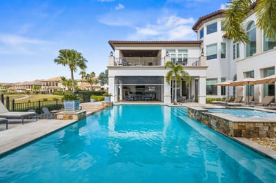Luxury Villa Photo #4