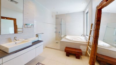 Luxury Villa Photo #38