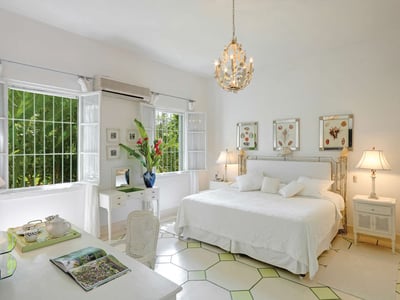 Luxury Villa Photo #15