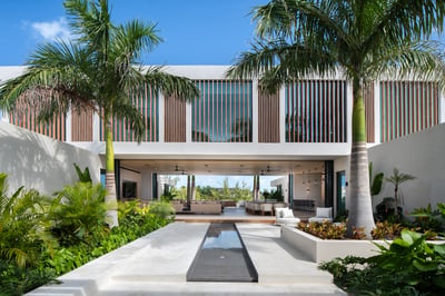 Luxury Villa Photo #4