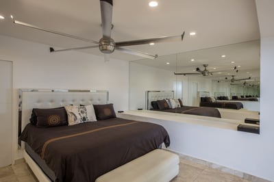 Luxury Villa Photo #40