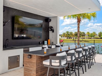 Luxury Villa Photo #15