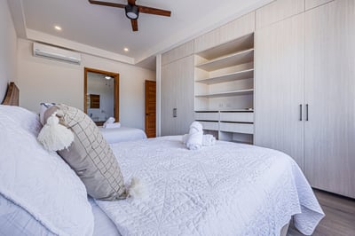 Luxury Villa Photo #24