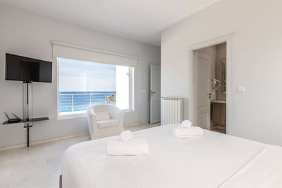 Luxury Villa Photo #21