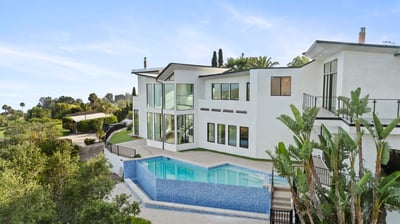 Luxury Villa Photo #4