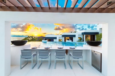 Luxury Villa Photo #18