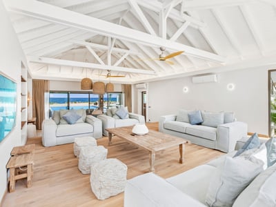Luxury Villa Photo #18