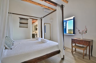 Luxury Villa Photo #25