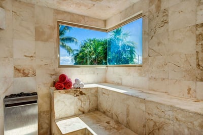 Luxury Villa Photo #17