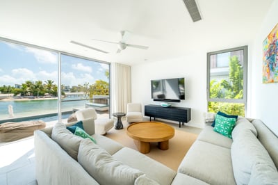 Luxury Villa Photo #20
