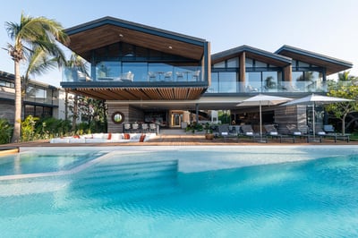 Luxury Villa Photo #18