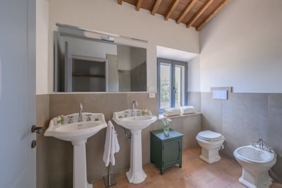 Luxury Villa Photo #16